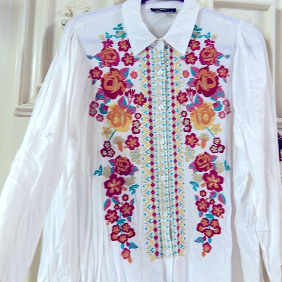 Bohemian Floral Embroidery White Button Down Blouse Andrée by Unit Button Down - Picture 8 of 15